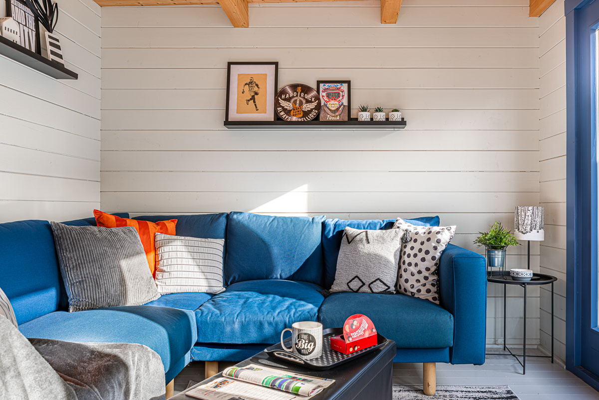 Teenage garden log cabin
